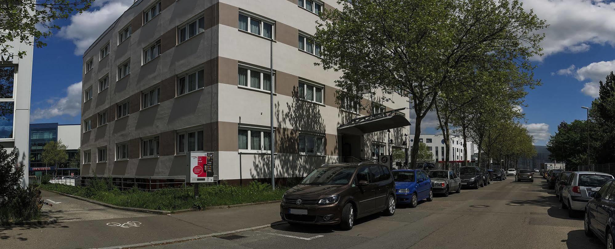 Centro Hotel Boeblingen, Trademark Collection By Wyndham Екстериор снимка